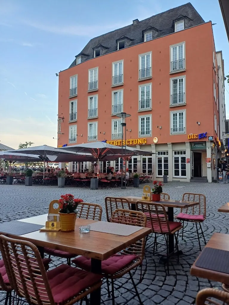 Miami am Rhein_Köln_slider_image_1