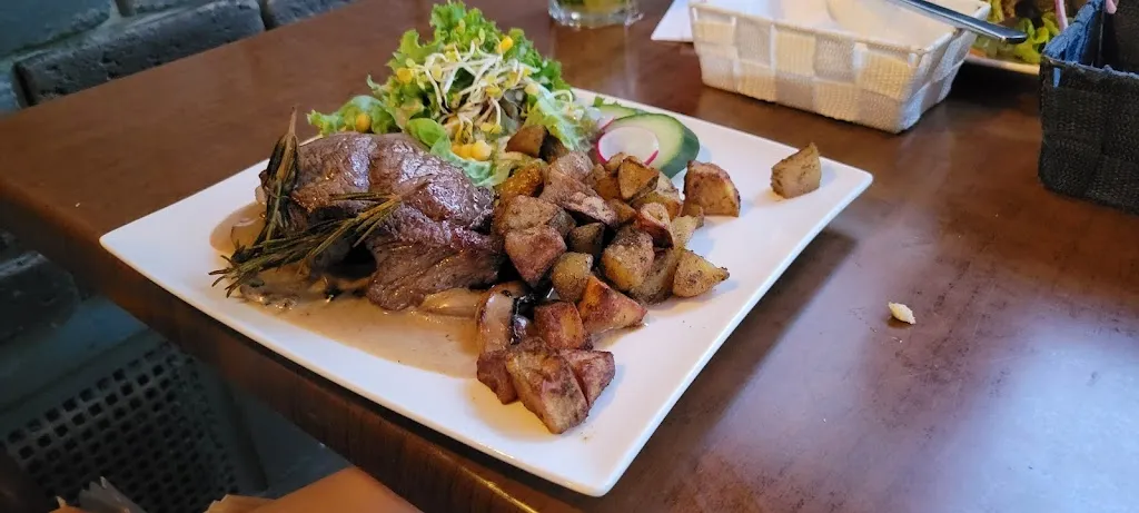 Travis Glander_Restaurant Rheinau_Köln_review