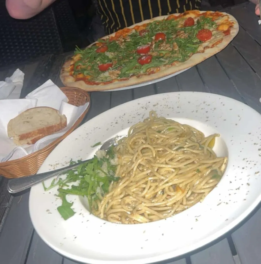 Jack F_La Piazza_Köln_review