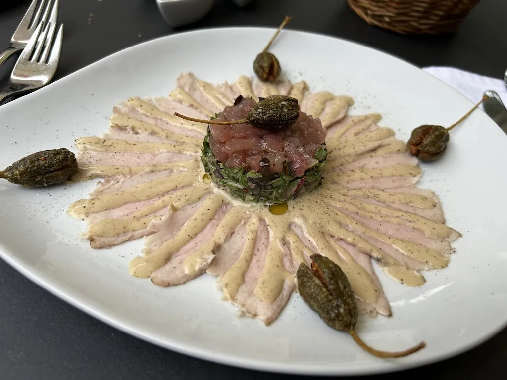 York W._Gilbert's im Domkapitel-Hof_Honnef_review