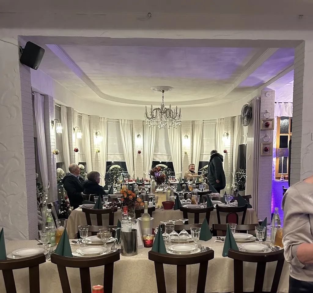 Natalie Iks_Ella_Lippspringe_recensione