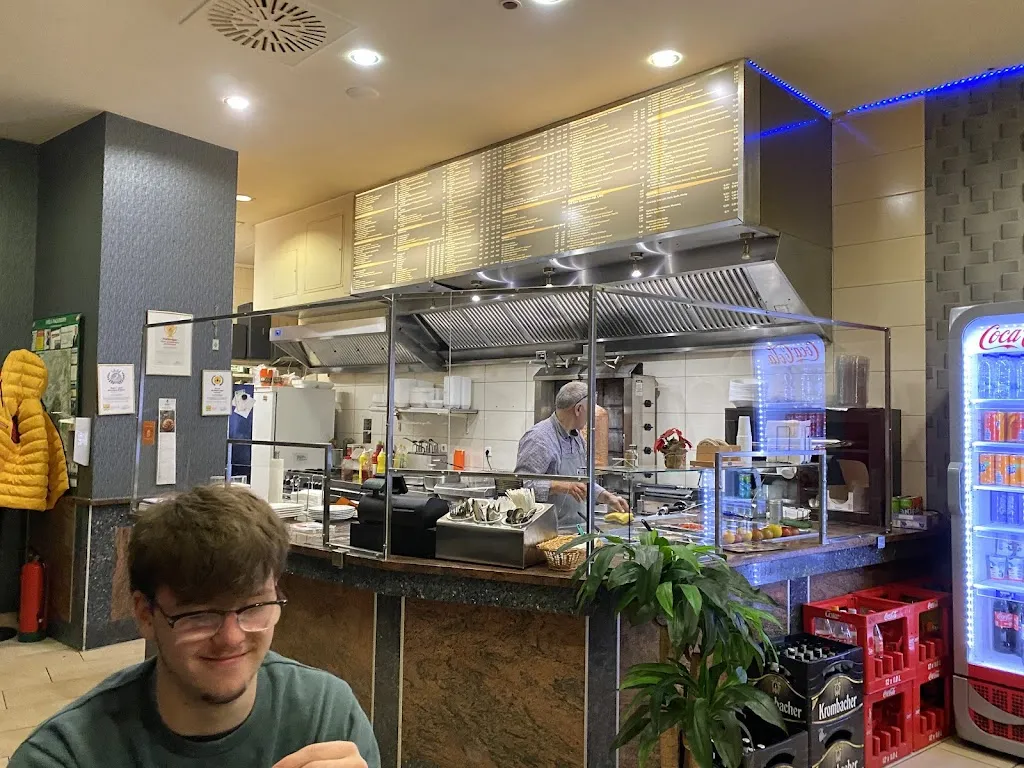 Gavs Pizza und Dönerhaus restaurant in Lippspringe