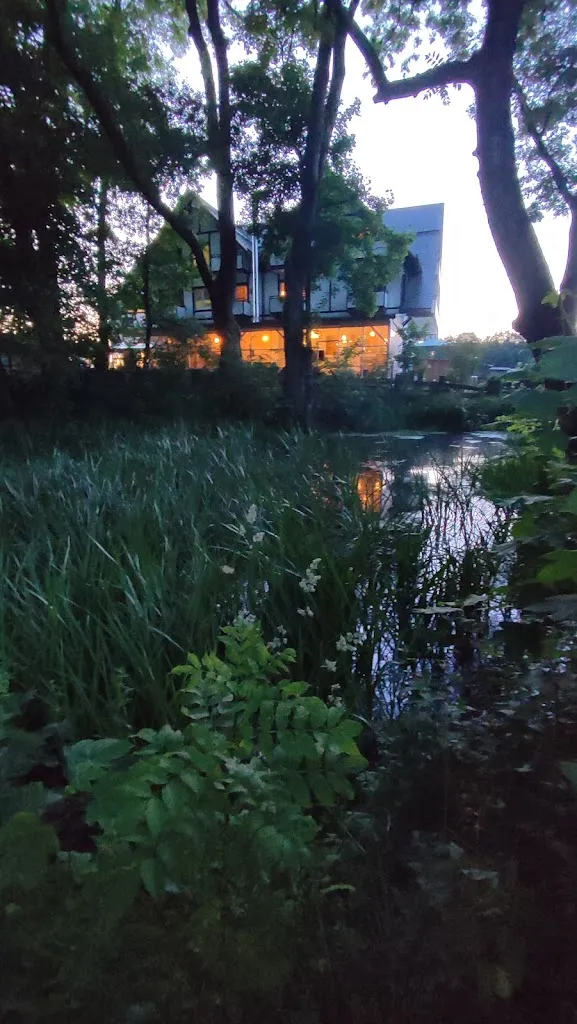 Claudia Schäpe_Forsthaus Lahnquelle_Netphen_recensione