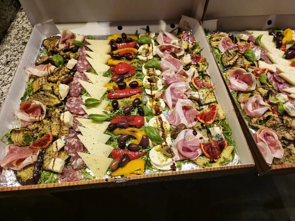 Pizzeria Serena Bei Simone & Barbara_Sassendorf_slider_image_2