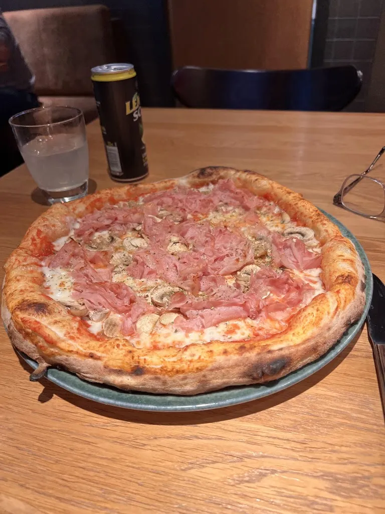 Philip Leslie_GUTLANDS_Forchheim_review