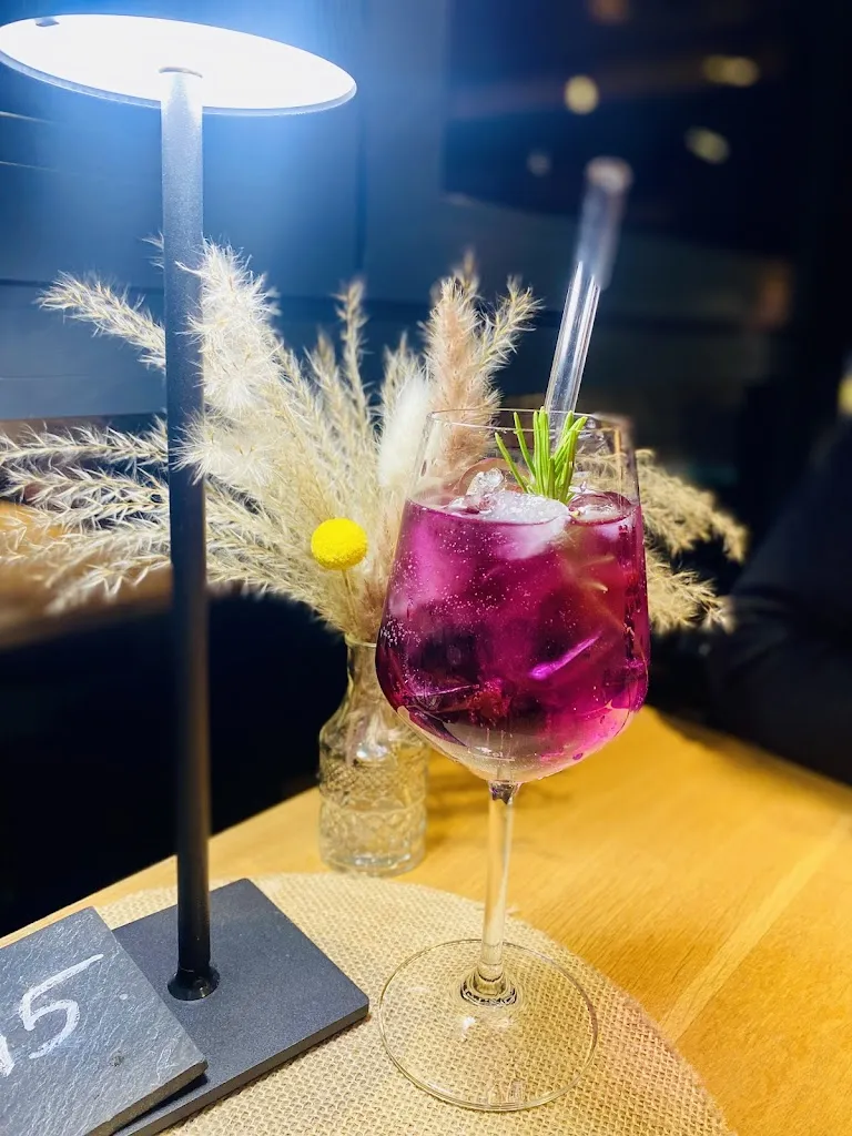 Stefanie Milles_GUTLANDS_Forchheim_review