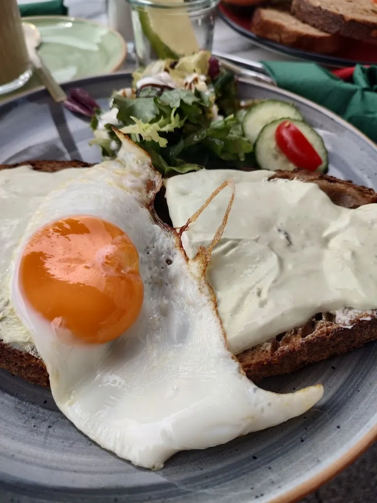 Menu_Hugo's Bistro Café_Bergneustadt_image_3