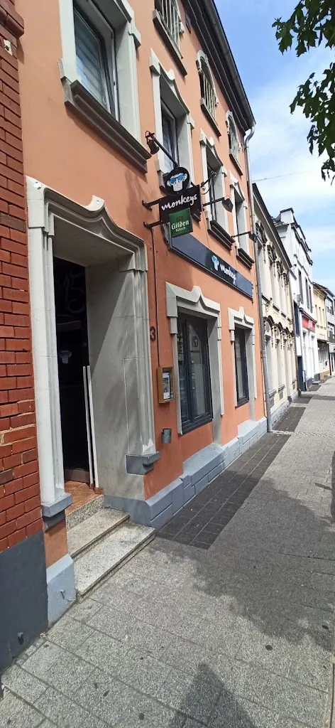 Monkeys Bedburg_Bedburg_slider_image_3