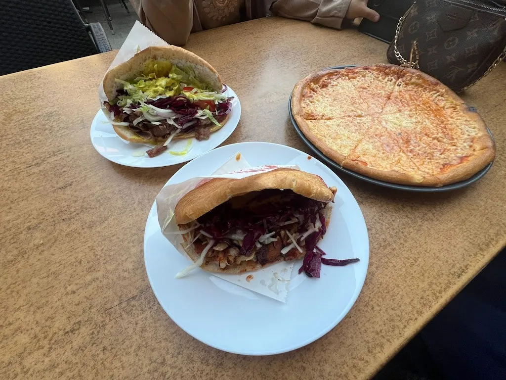 saloua_URFAM Grill & Pizzeria_Bedburg_recensione