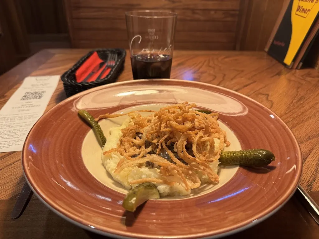 Kim Neeper Rasmussen_Connie's Diner_Kamen_review