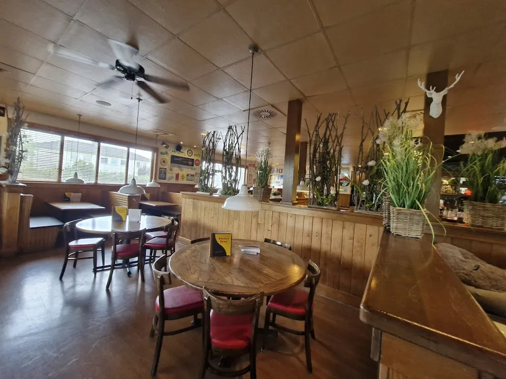 Connie's Diner_Kamen_slider_image_3