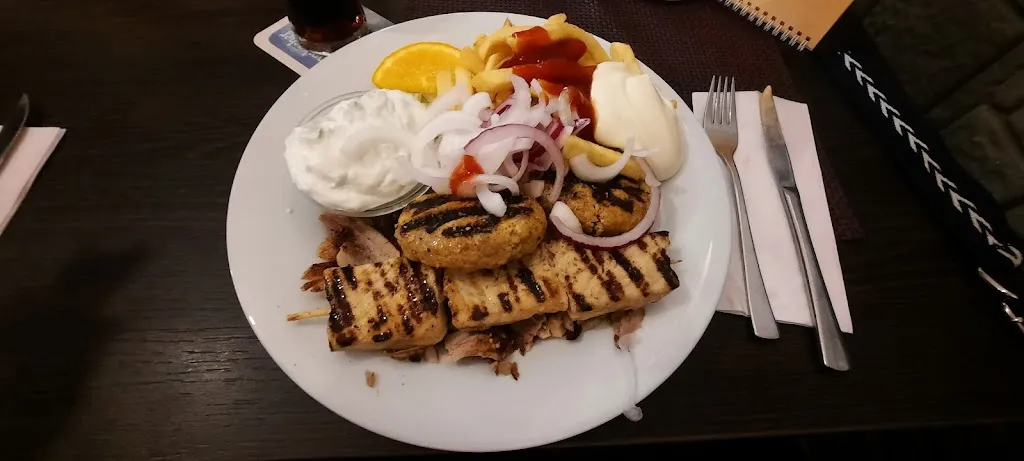 Akropolis Grill_Kamen_slider_image_2