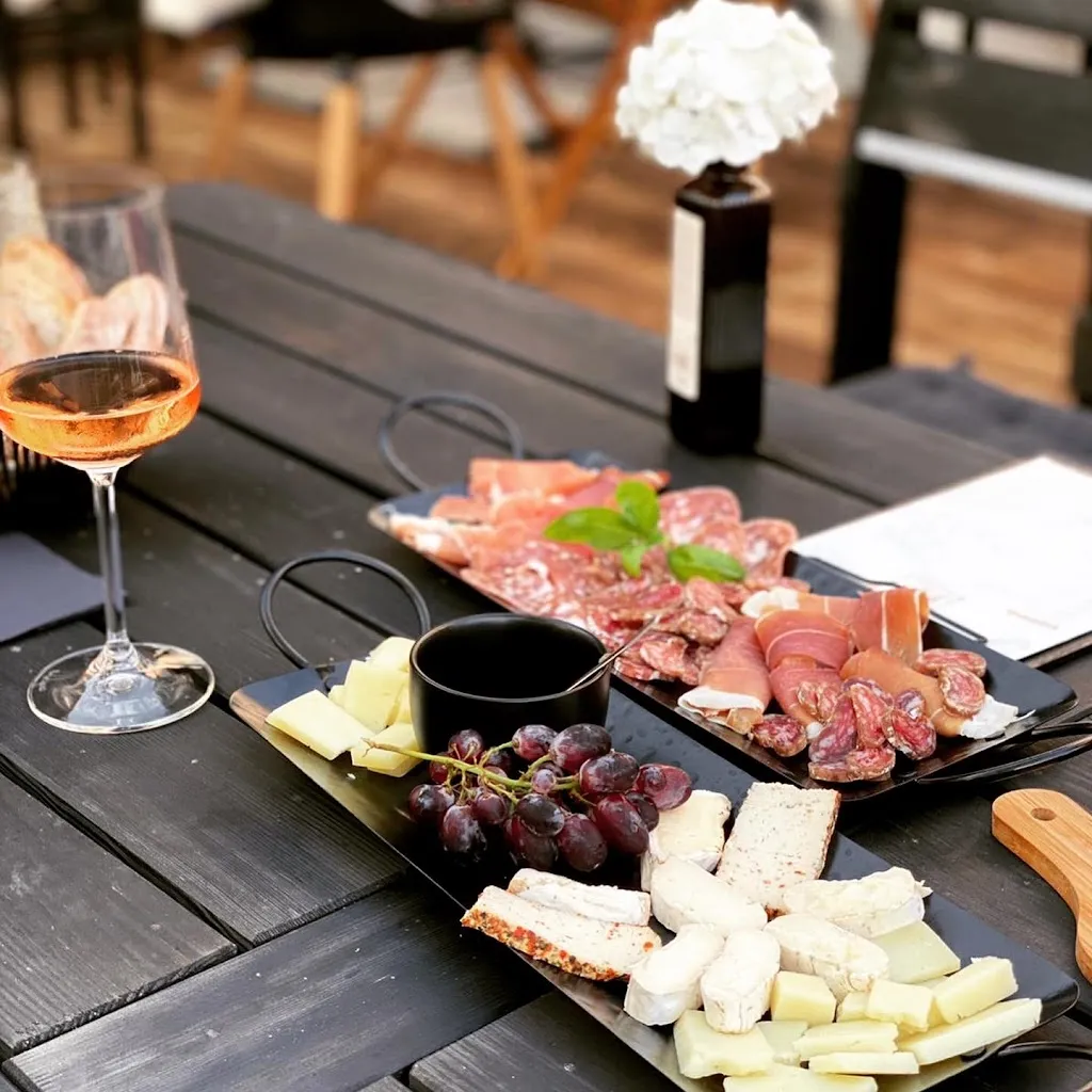 Lu's Box Restaurant_Gladbach_slider_image_3