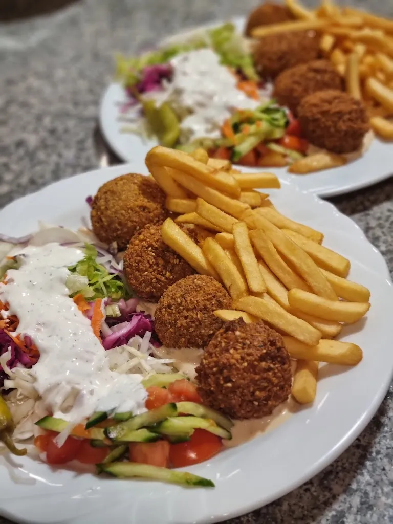 Kısmet Restaurant & Cafe_Gladbach_slider_image_3