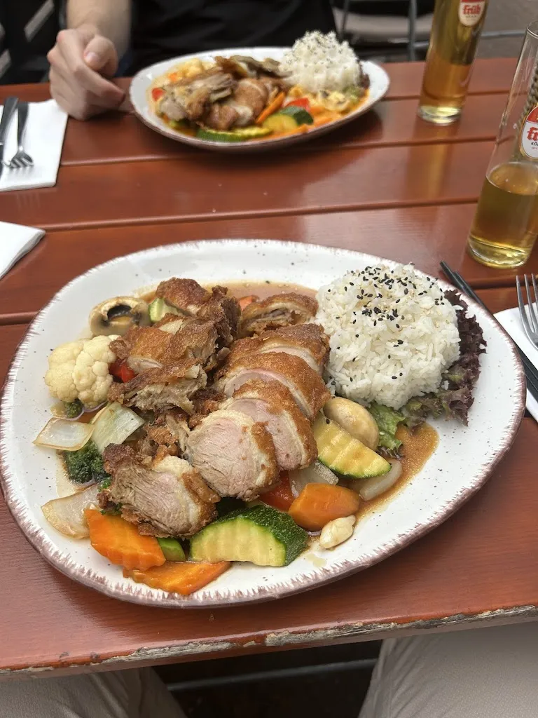 1992 Vietnamese Fusion & Sushi_Köln_slider_image_3