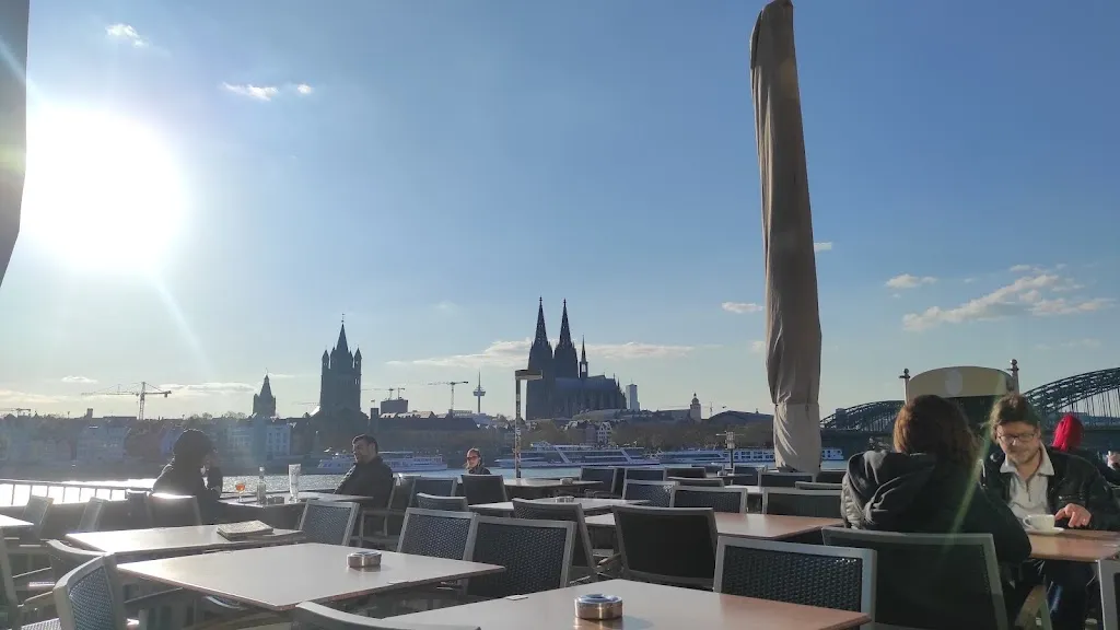 Rafał Pogorzelski_Restaurant Oasis_Köln_review