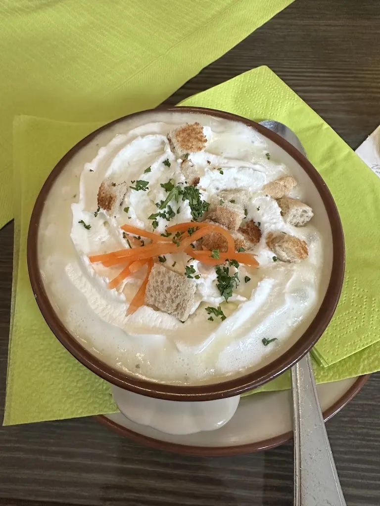 Patrick E. (Der Ingenieur)_Theotmalli_Detmold_review