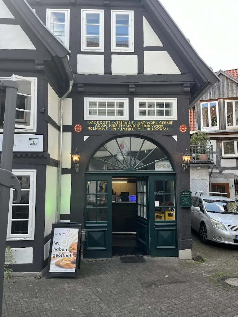 Dennis Goedhart_Schnitzel-Point_Detmold_avis