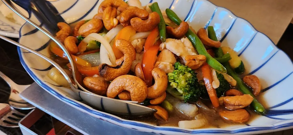 Haidab Hany_Ban Phaithong im Neuen Krug_Detmold_review