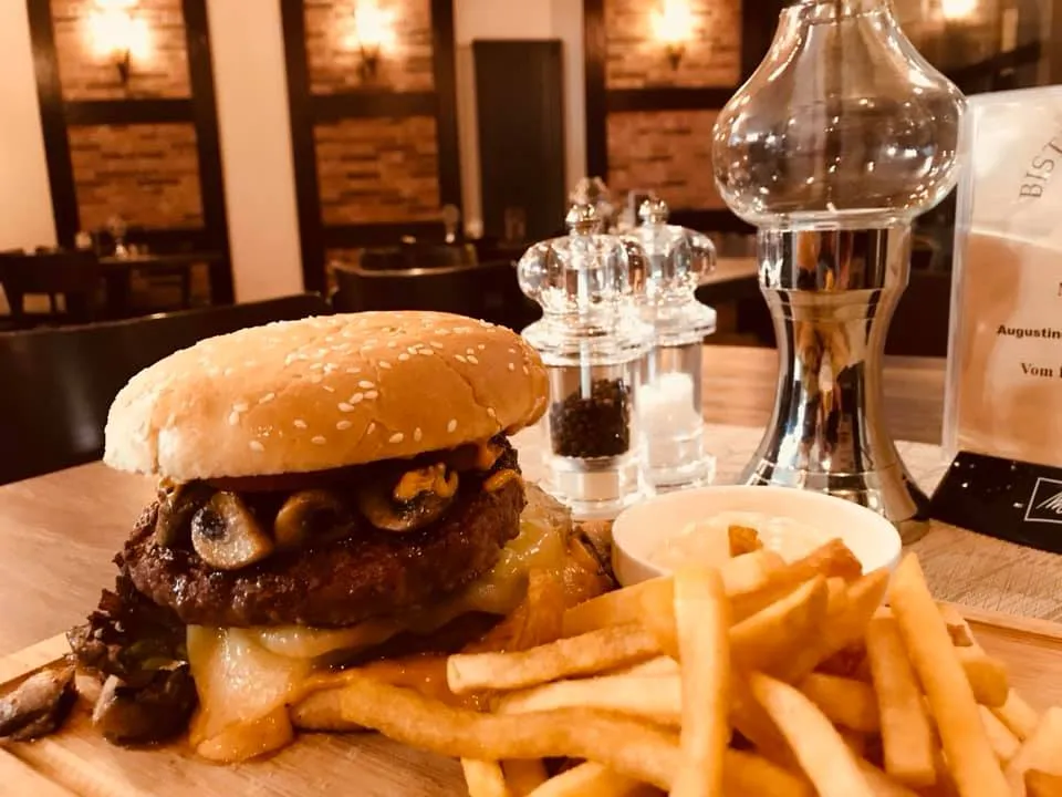 HOTEL DIELE & BISTRO - Balkan und Internationalen Spezialitäten_Detmold_slider_image_3