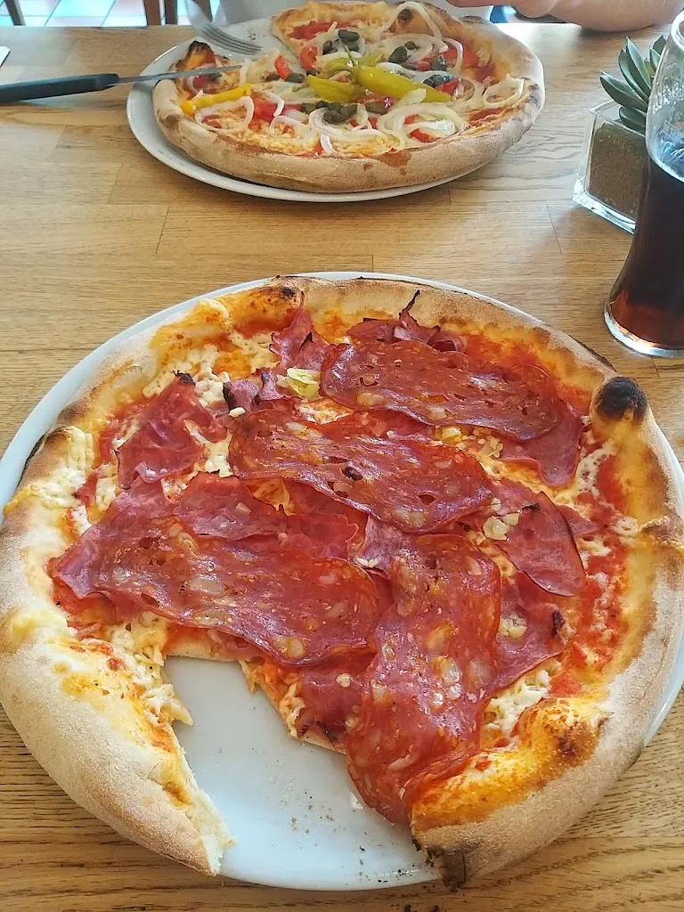 Pizzeria Emanuele Fiorini_Detmold_slider_image_2