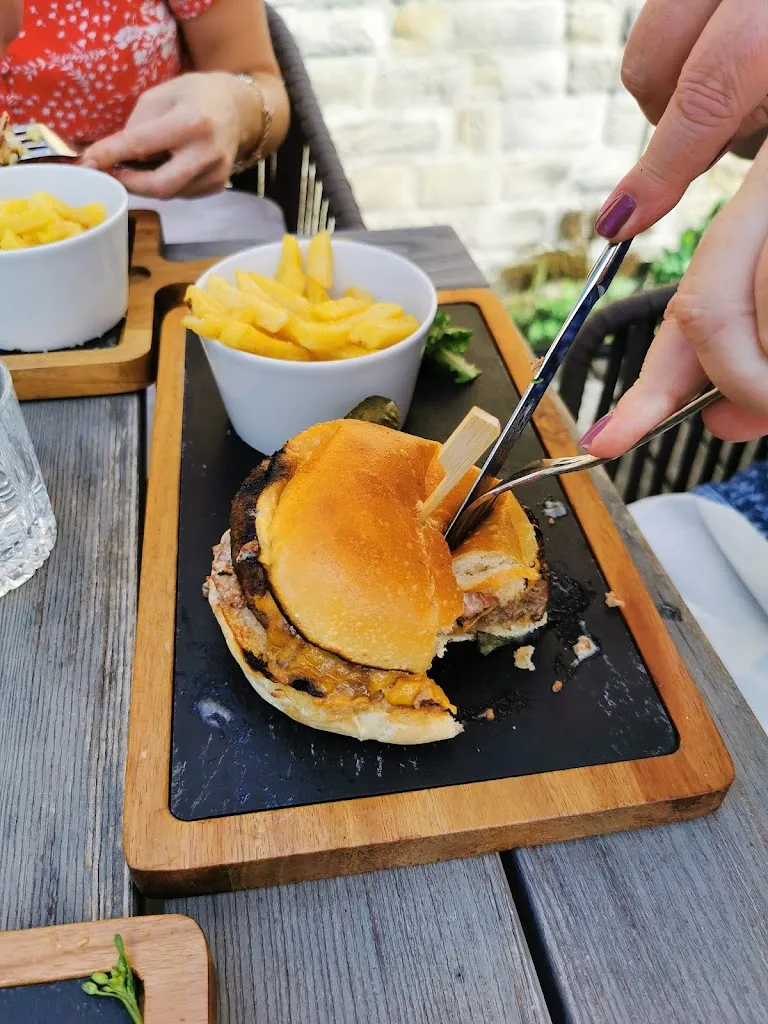 Keith Campbell_HENRII - casual dining_Bamberg_review