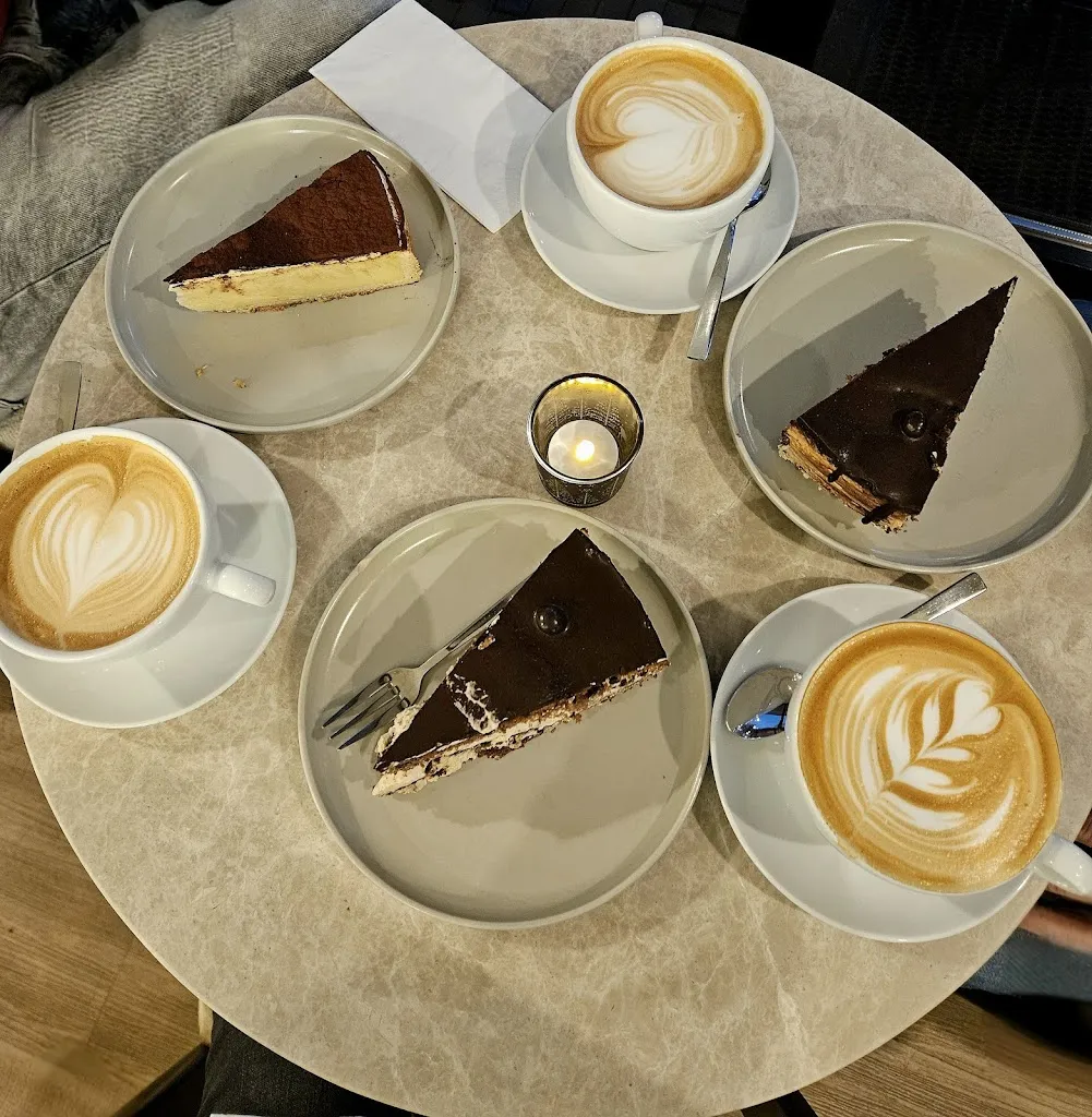 Vanessa A_Peopleofcoffee_Dinslaken_review