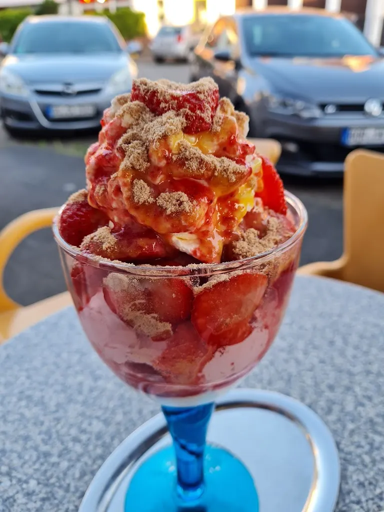 Davide und Vania Gavaz Eiscafé de Rocco_Dinslaken_slider_image_2