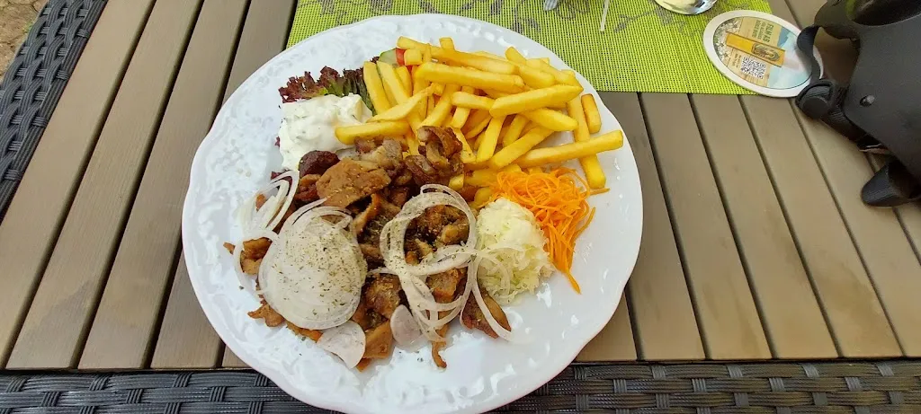 Haus Geist_Restaurant am Sportplatz TSV Neuhengstett - Zouma Dimitroula_Althengstett_review