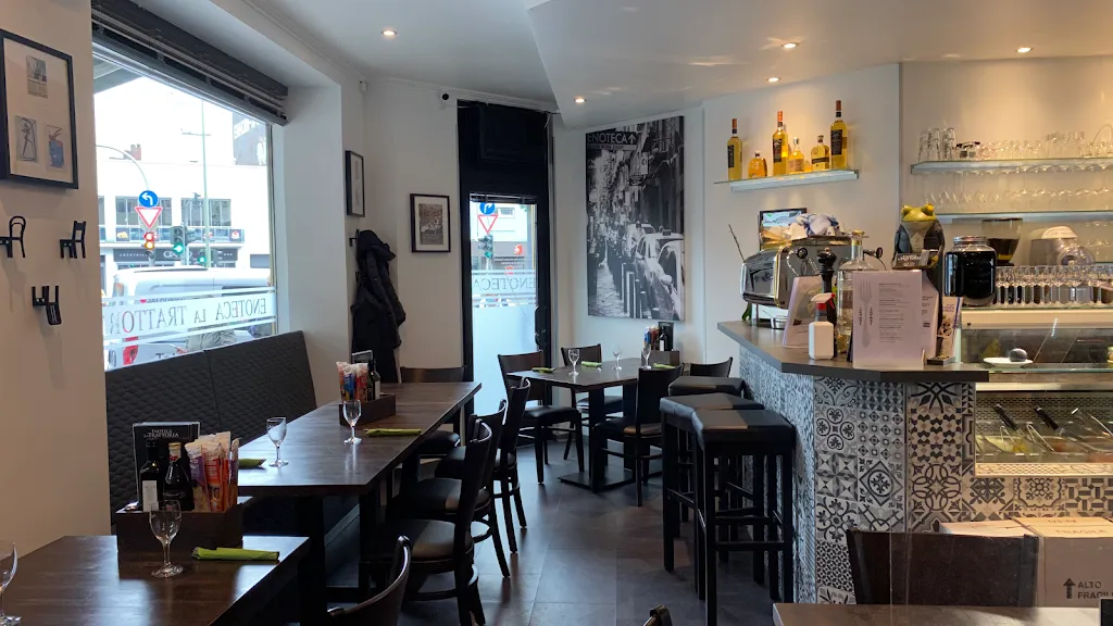 Enoteca La Trattoria restaurant in Duisburg