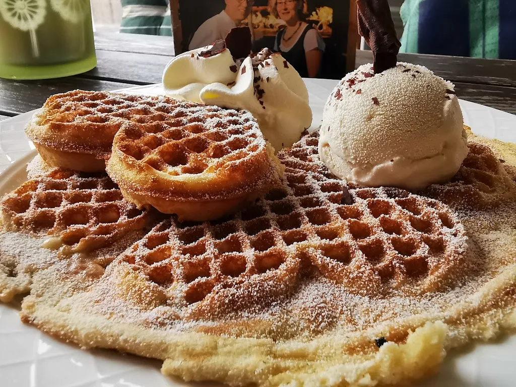 Jausenstation Backhaus-Cafe_Drolshagen_slider_image_3