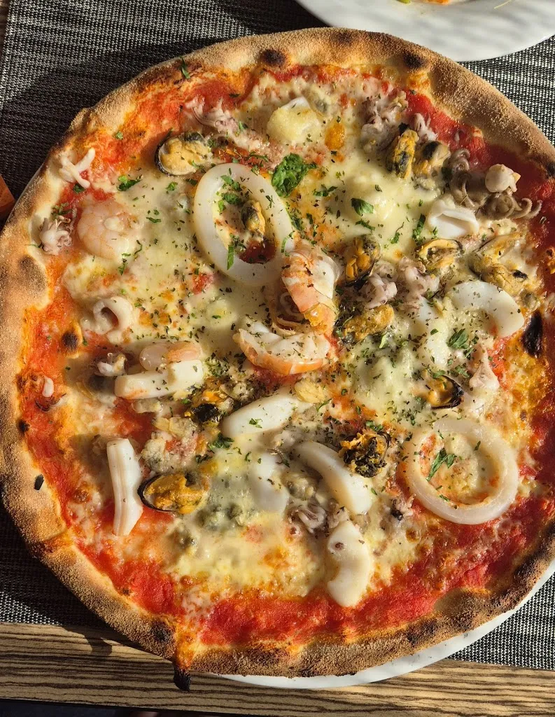 Villa della Farina Holzofenpizza_Germering_slider_image_2