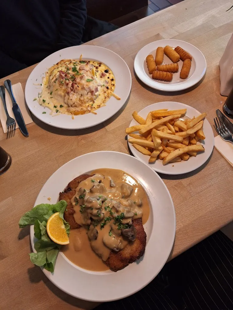 Uli's Schnitzelpfanne restaurant in Düren