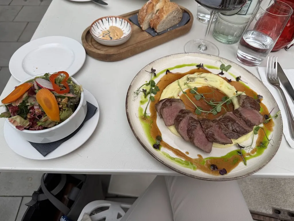 Salt. Düsseldorf_Düsseldorf_slider_image_2