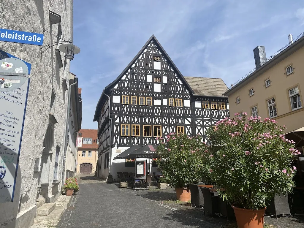 B Smith_Geleitschenke_Weimar_review