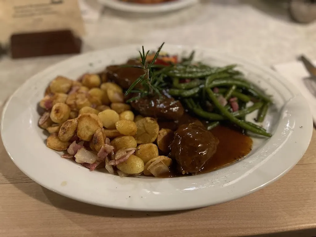 Christian Hagemeyer_Stiftshof Hendirk Dühlmann Restaurant - Festsaal - Biergarten_Warendorf_review