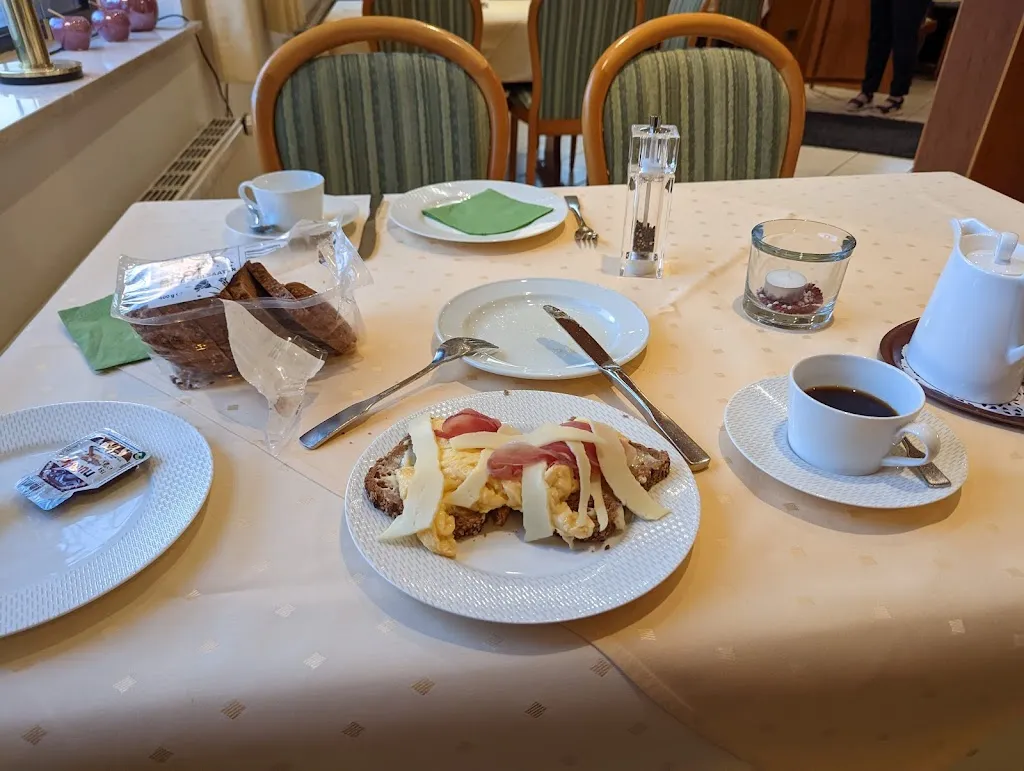 Hayden Breeds_Hotel & Restaurant Pötter_Emsdetten_review