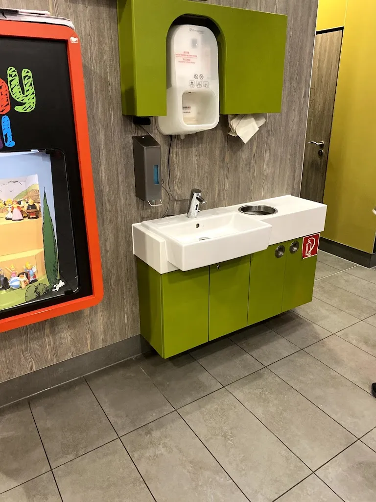 H JABER_McDonald's_Emsdetten_review