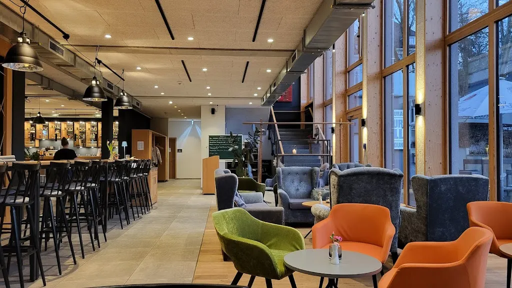 michael bader_Die Turnhalle_Schwelm_recensione