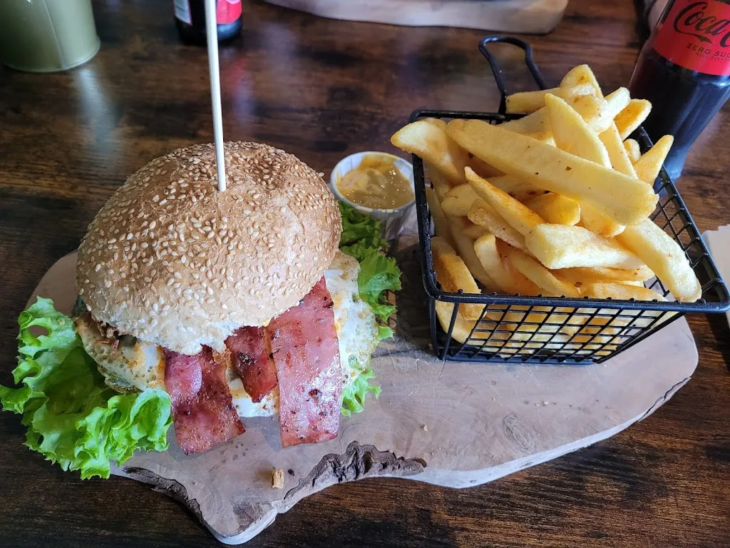 Golden Burger_Erftstadt_slider_image_1