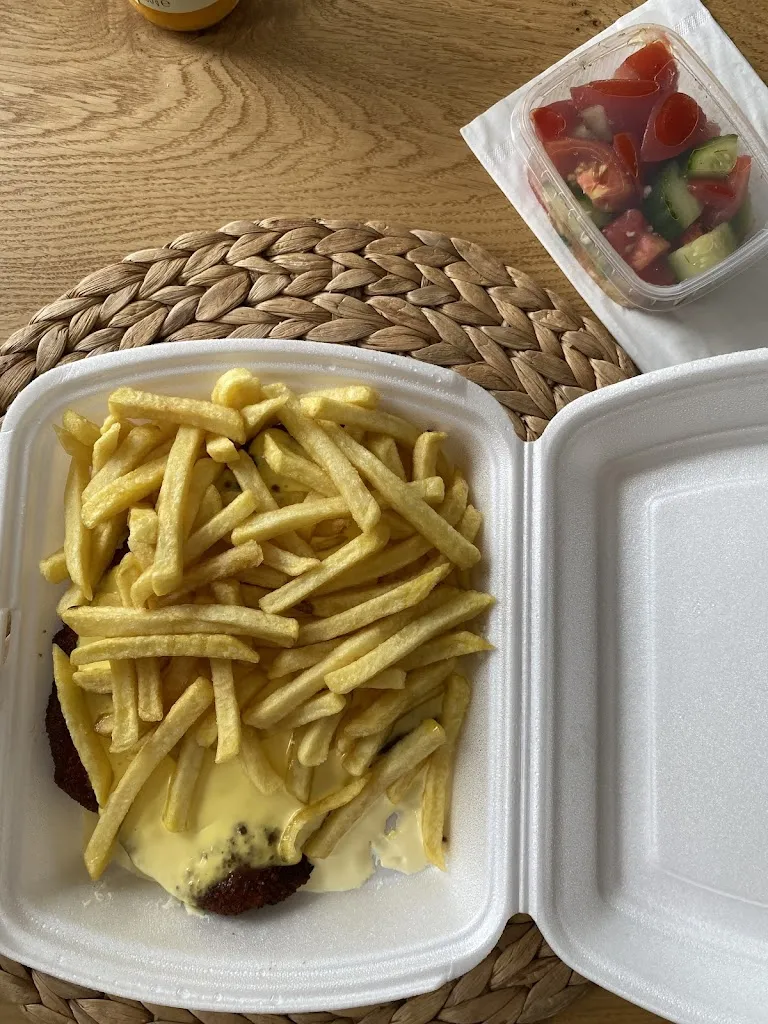 Dilara Kulacoglu_Akropolis Imbiss_Erftstadt_review