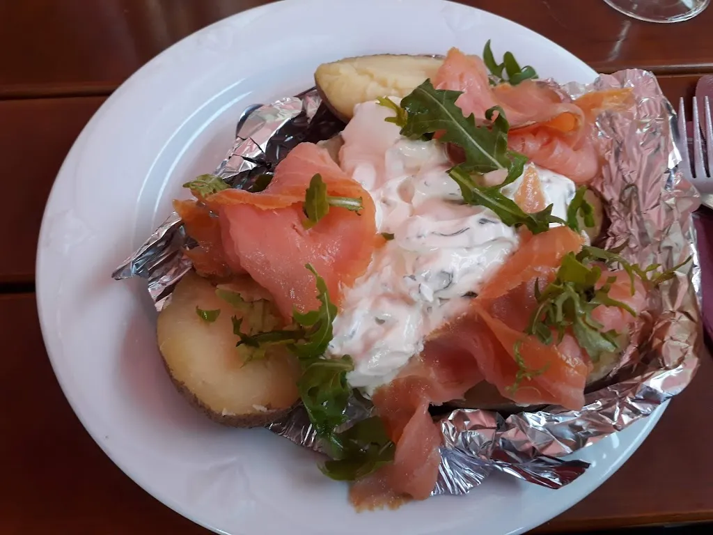 Kharuna Ramrukheea_Alter Bahnhof Frechen_Frechen_review