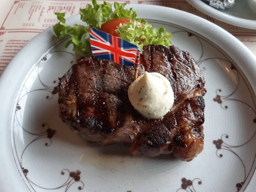 Takahiro Maniwa_Gut Jägerhof_Erkrath_review