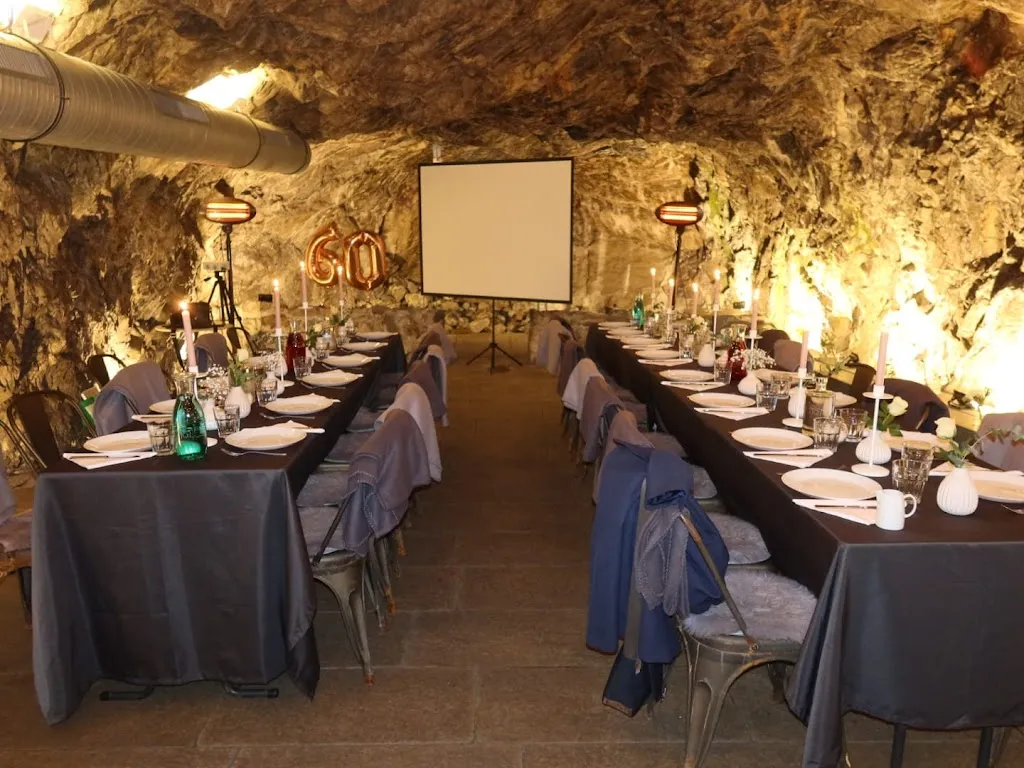 Martina Höner_Neandertal No. 1_Erkrath_review