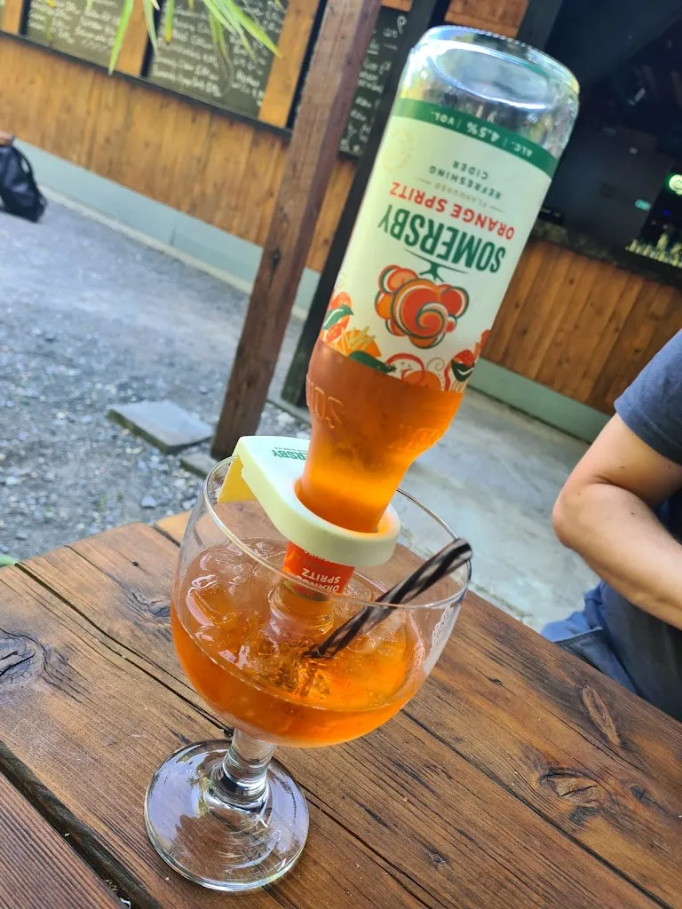 Sandra Brzezinski_MindiBu Biergarten_Düsseldorf_review