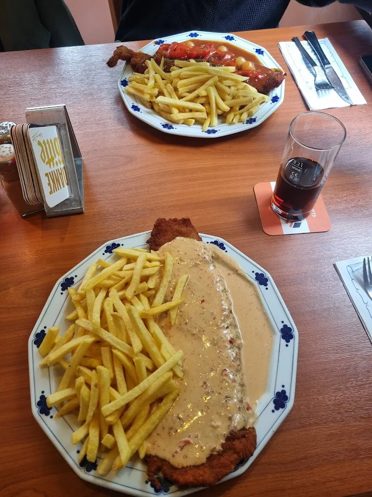 Hedieh Koshai_Im Krebsloch_Aachen_review