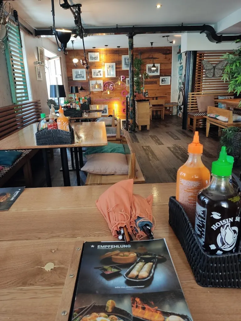 Michael CHAN_36 PHỐ CỔ - Vietnam Bao Burger · Le Caphe · Hotel & Suites_Weimar_review