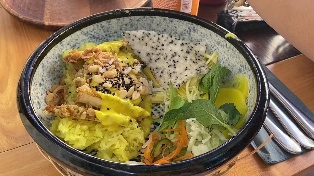 36 PHỐ CỔ - Vietnam Bao Burger · Le Caphe · Hotel & Suites_Weimar_slider_image_2