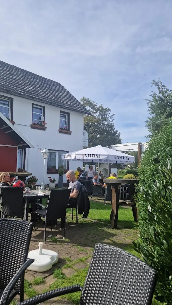 Rolf Holzberg_Zur Schönen Aussicht_(Sauerland)_review