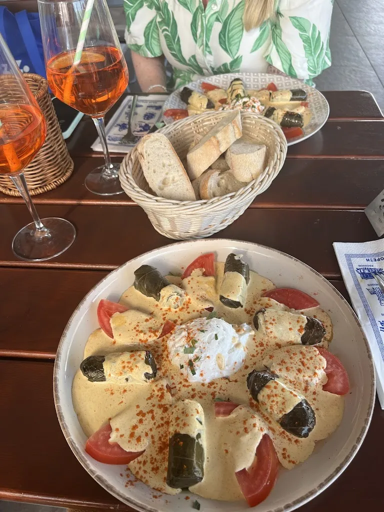 Kira Erasmus_Restaurant Thessaloniki_Walldorf_review